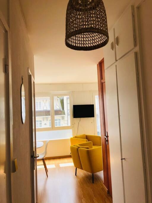 Appartement B De Charme Lumineux นูฟ์ชาเทล-อาร์เดอโลต์ ภายนอก รูปภาพ