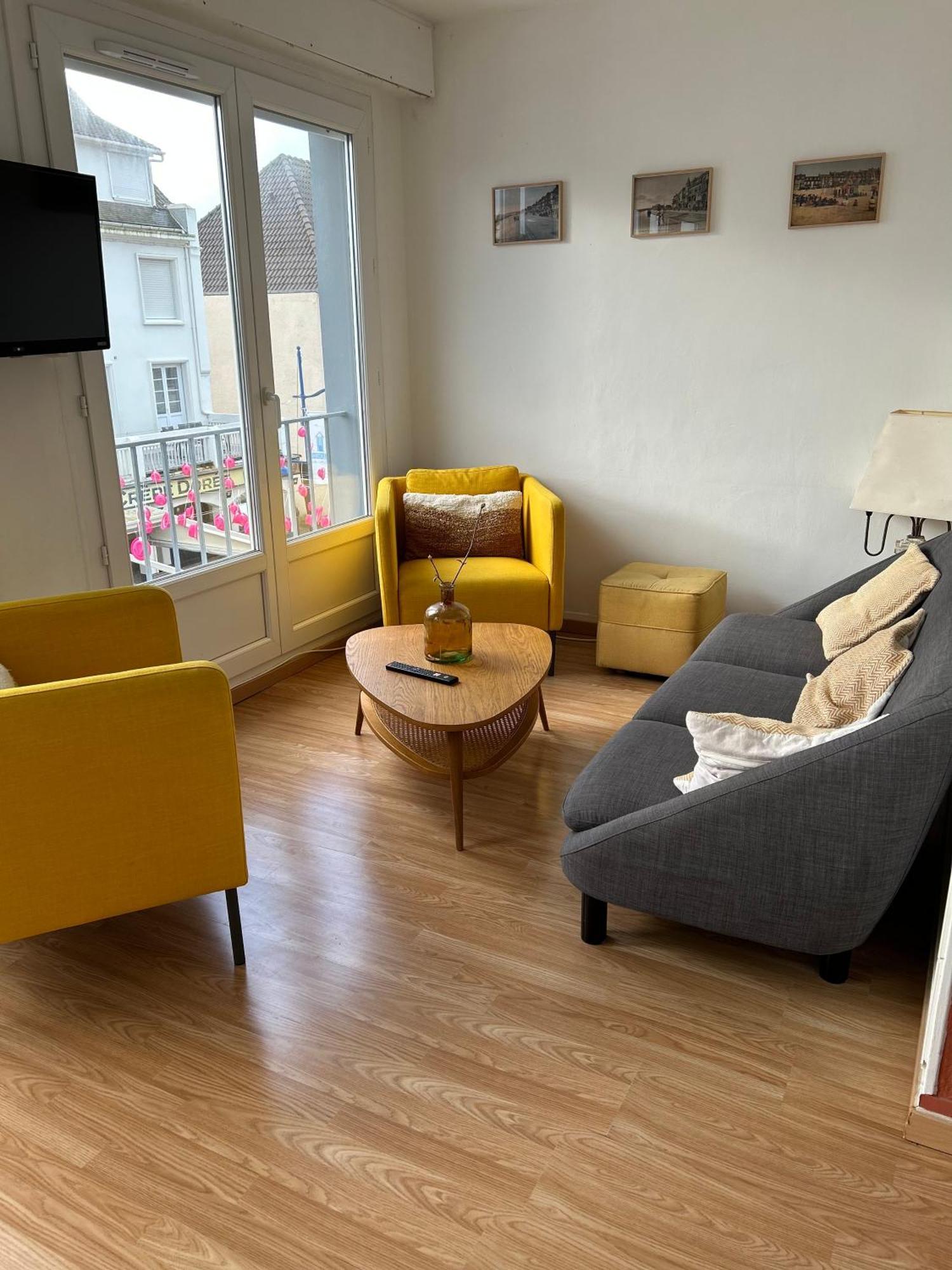 Appartement B De Charme Lumineux นูฟ์ชาเทล-อาร์เดอโลต์ ภายนอก รูปภาพ